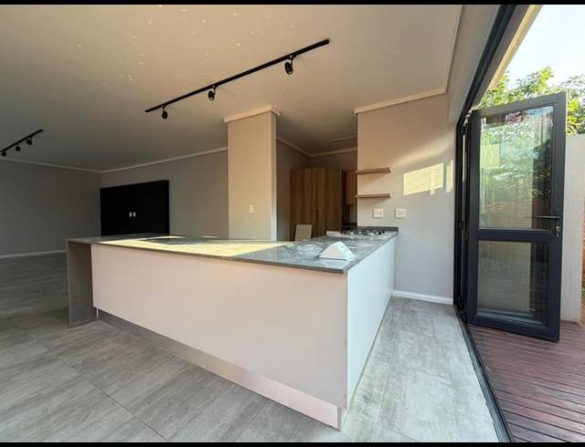 3 BEDROOM PROPERTY TO RENT IN MENLO PARK